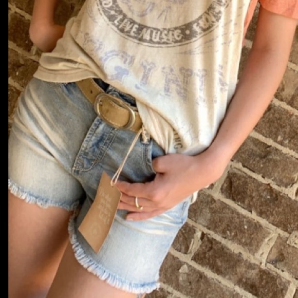 Shorts - Picture 3 of 10